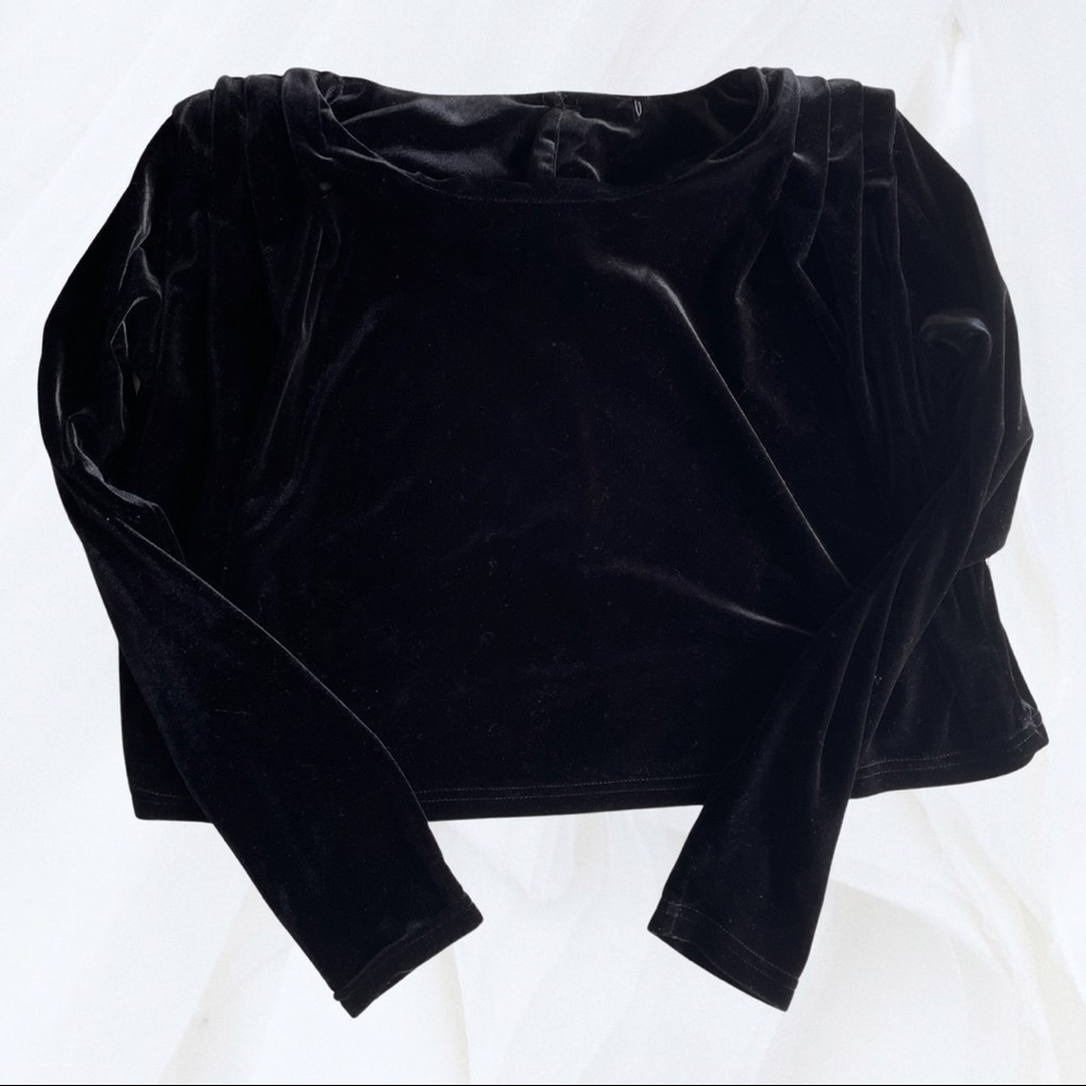 90’s black velvet top, ruched shoulder detail, long sleeves - Picture 9 of 13